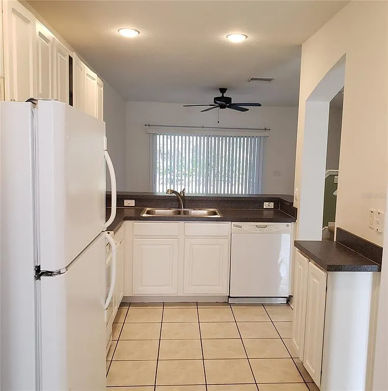 2 bed, 2.5 bath, 1335 sqft, $1,695 — Photo 4