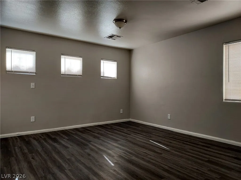 3 bed, 2.5 bath, 1130 sqft, $1,695 — Photo 2