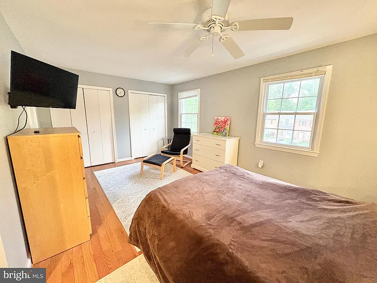 9710 Lakepointe Dr — Photo 30