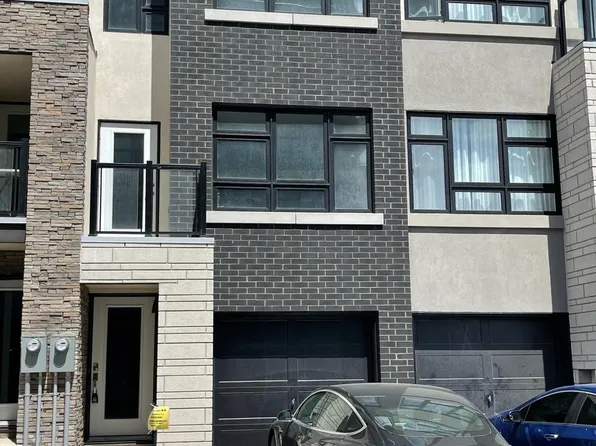 1121 Cooke Blvd #92, Burlington, ON L7T 0C3