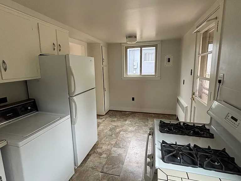 3413 Urban St #A — Photo 9