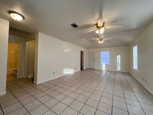 512B Crest Dr — Photo 10