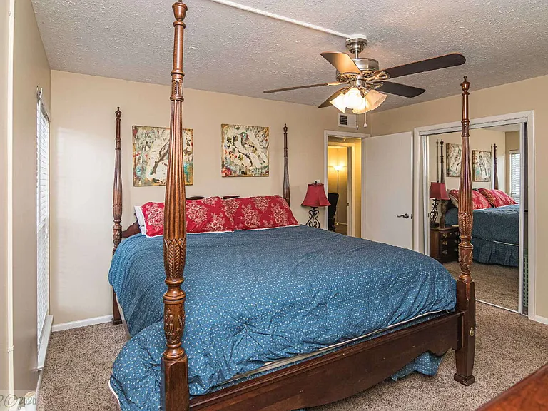 103 E Lockhaven Dr #D — Photo 20