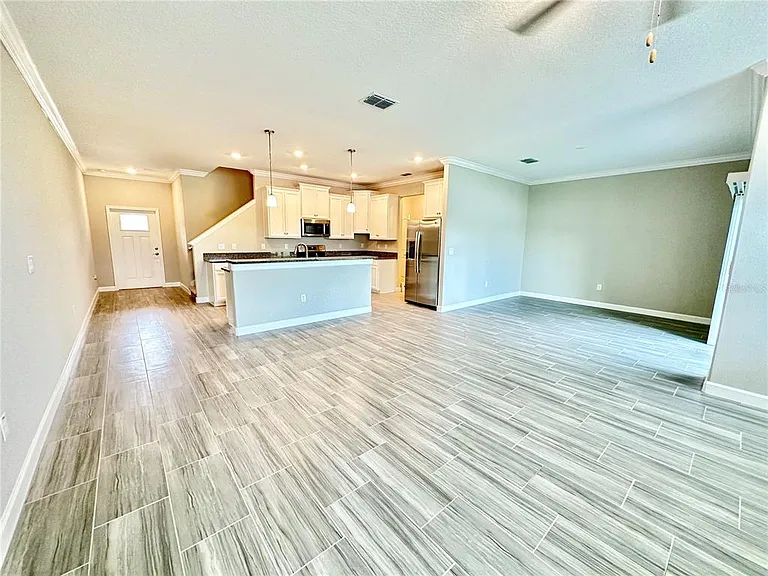 2201 Cerulean Sky Dr — Photo 9