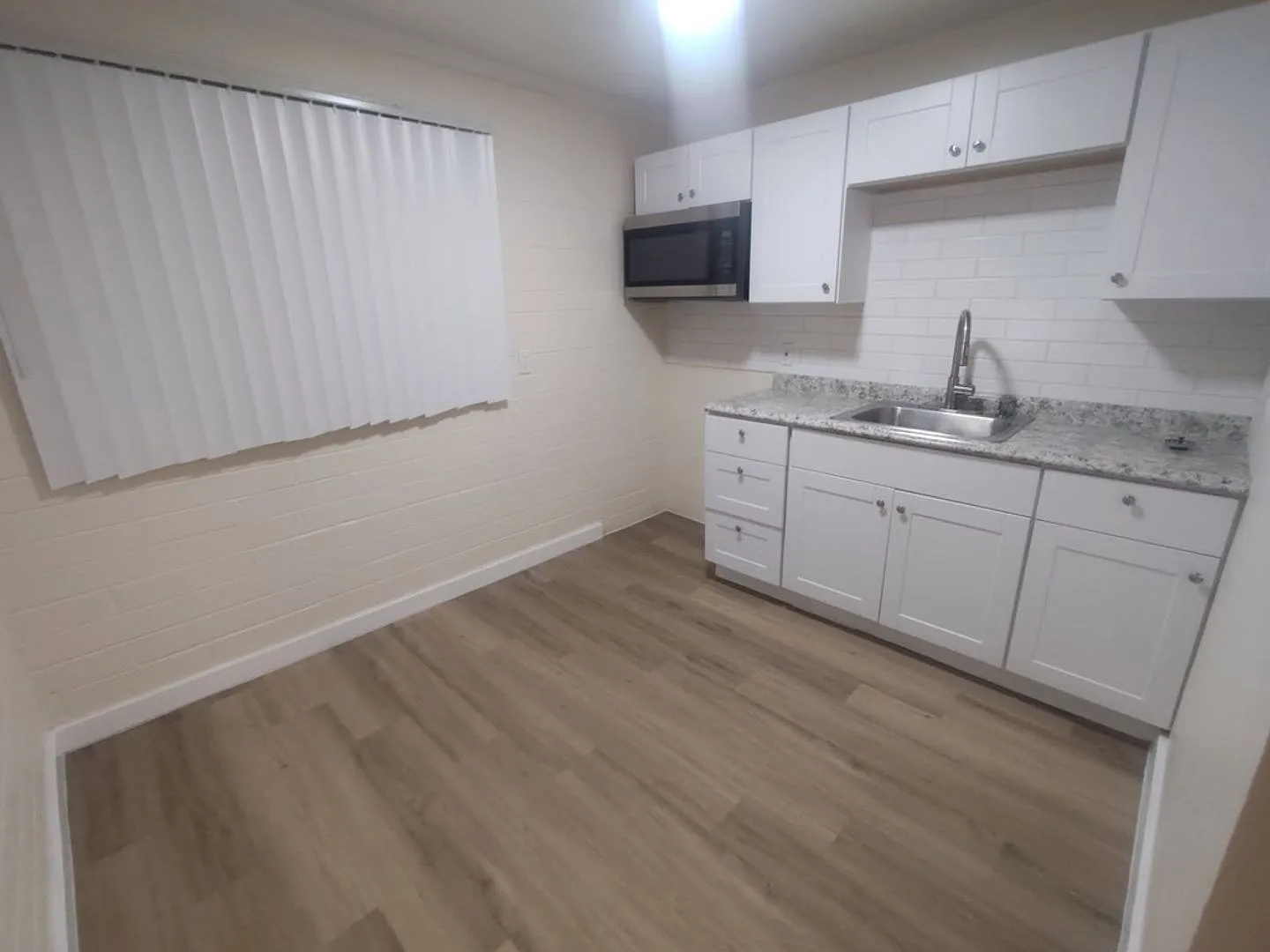 7232 E Belleview — Photo 1