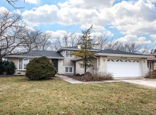 7306 Summit Rd, Darien, IL 60561
