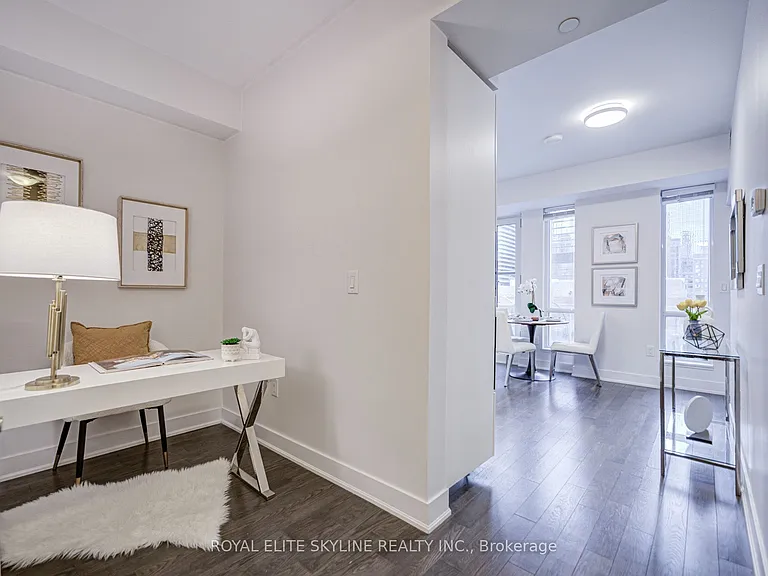 955 Bay St #310 — Photo 7