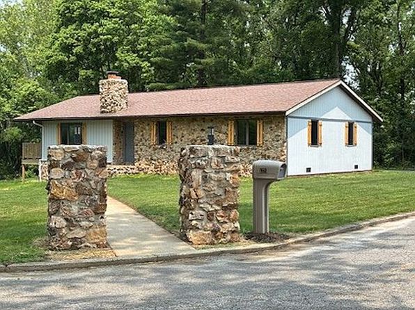1321 Lakeview Dr