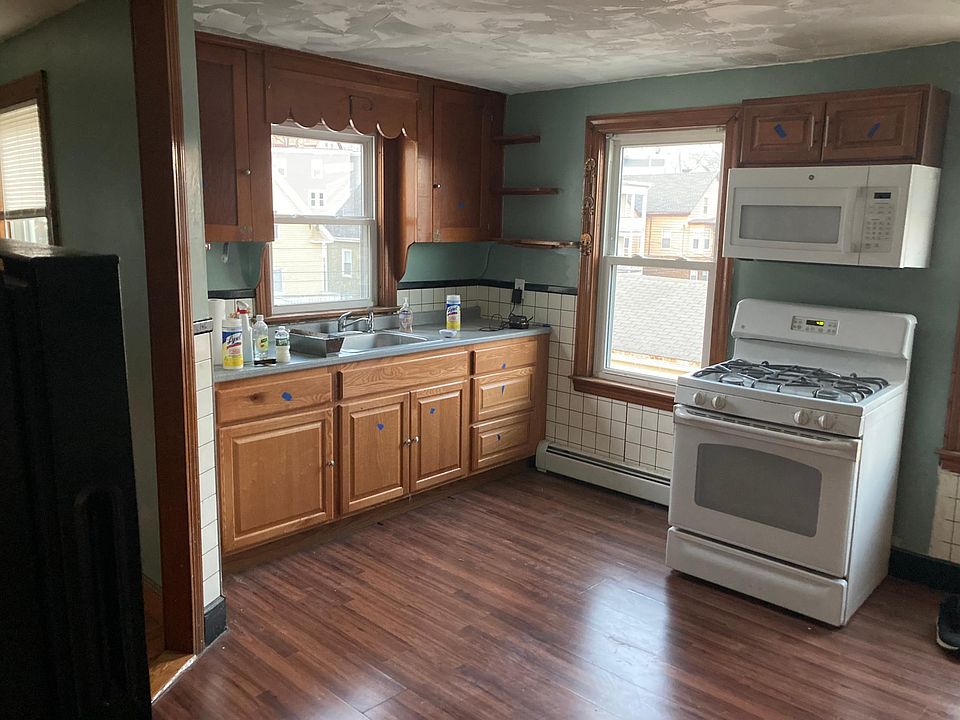 1st image of 81 Marianna St Floor 3