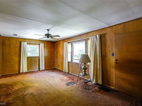 3rd image of 1365 Yuma Ave