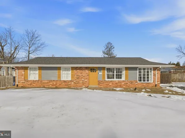 1607 N Brunswick St, Sterling, VA 20164