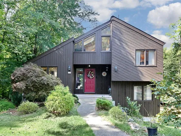 53 Spook Rock Road, Suffern, NY 10901