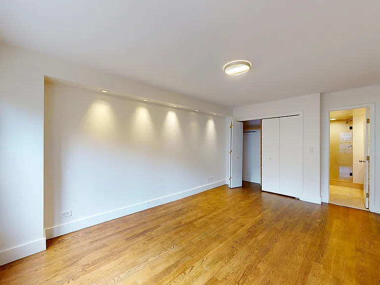 220 E 63rd St #2A — Photo 9
