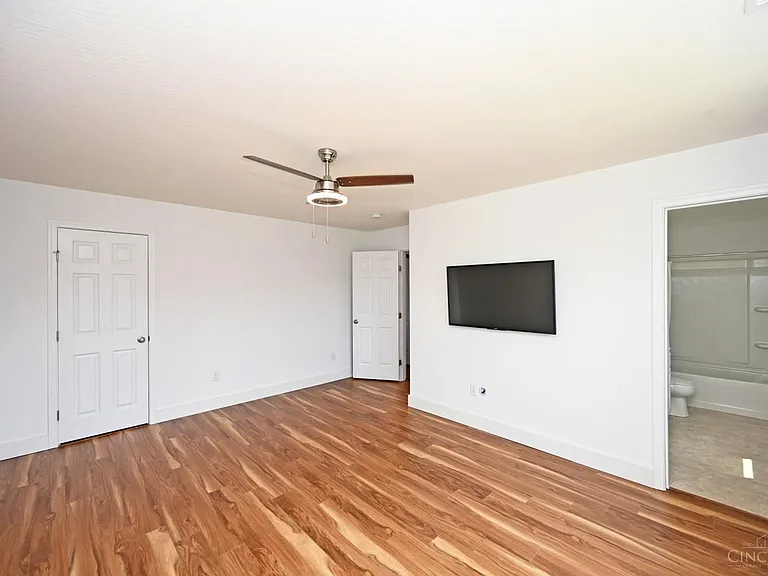 5595 Noble Ct — Photo 34