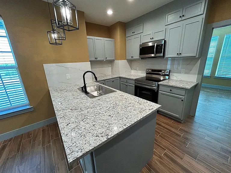 4534 N Shore Dr — Photo 2