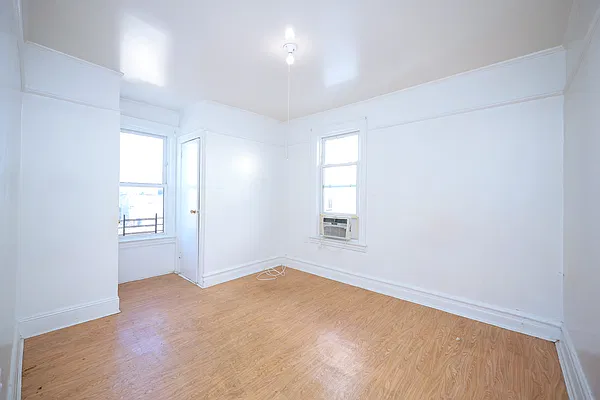 Sold by Remax Edge | media 14