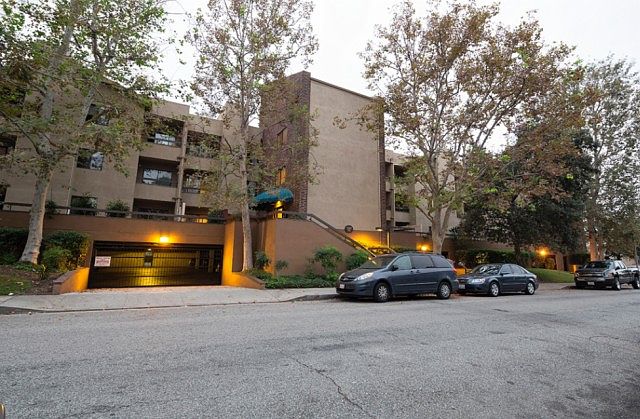 1st image of 460 Oak St APT 219