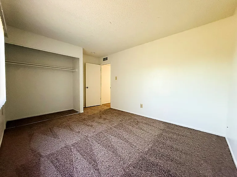 5208 W Calavar Rd — Photo 30