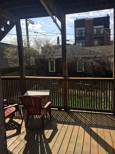 1st image of 830 N Marshfield Ave #1