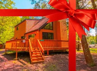 88 Minisink Dr, Pocono Lake, PA 18347