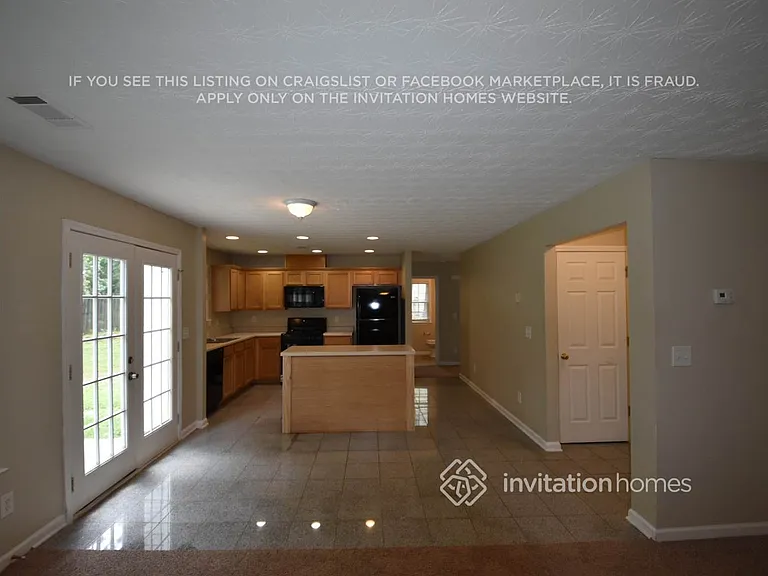 2327 Pierce Way — Photo 3