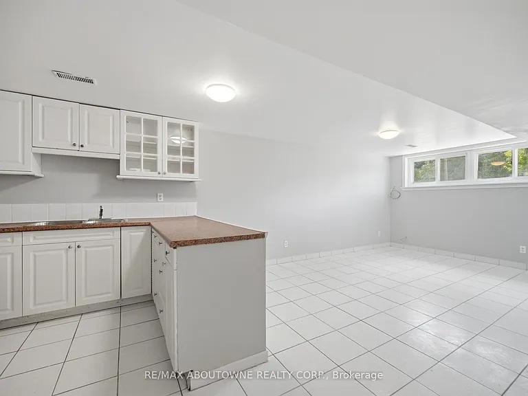 203 Nelson St #3 — Photo 17