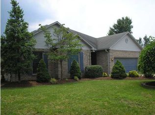 5921 Trappers Ridge Cir, Louisville, KY 40216