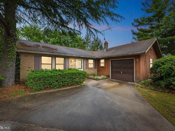 78 Abbington Ln, Sewell, NJ 08080