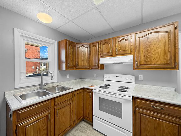 4th image of 301 N Julian St #1