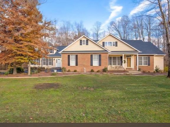 2nd image of 6050 Deepdeen Pl