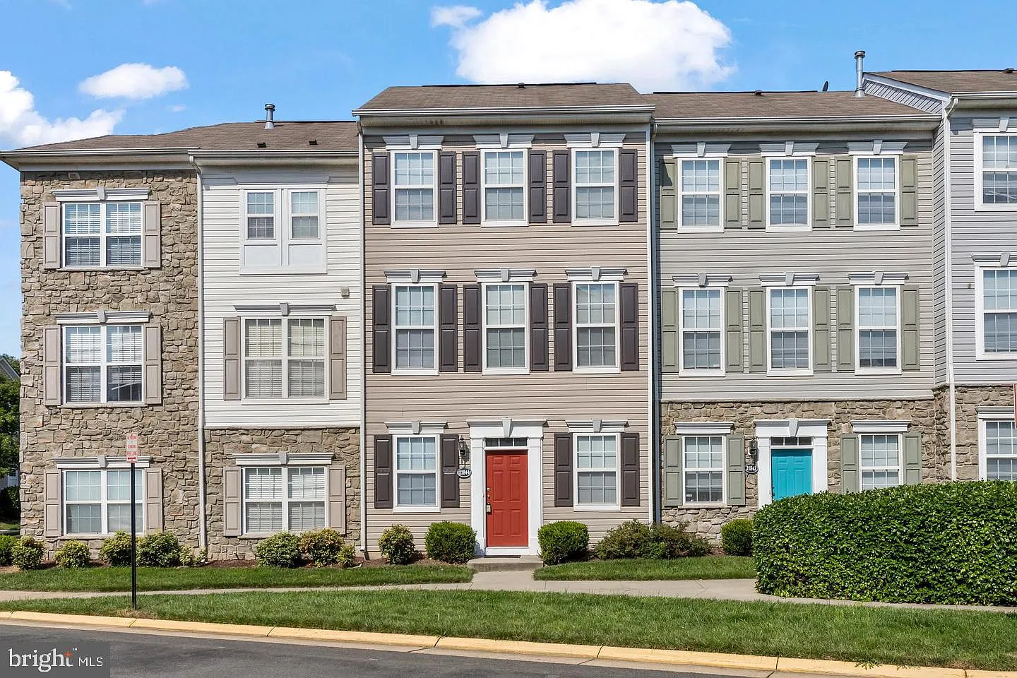 2 bed, 2.0 bath, 1216 sqft, $2,750 — Photo 1