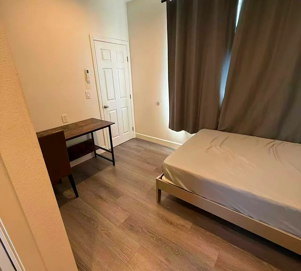 4 bed, 1100 sqft, $1,100 — Photo 4
