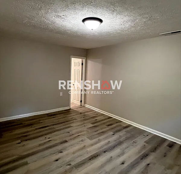68 Royal Oaks Pl — Photo 8