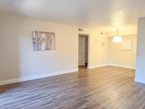 2625 E Indian School Rd, Phoenix, AZ