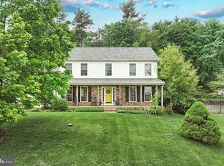 3141 Rexwood Dr, Glen Rock, PA 17327