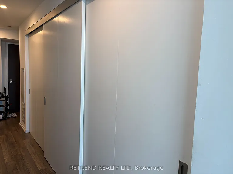 197 Yonge St #4704 — Photo 23