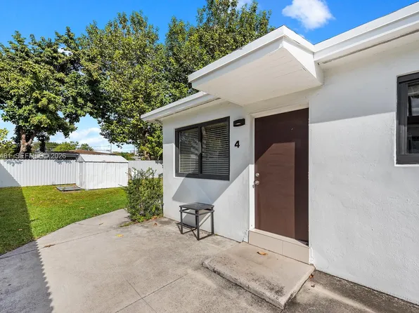 1911 NW 30th St #4, Miami, FL 33142