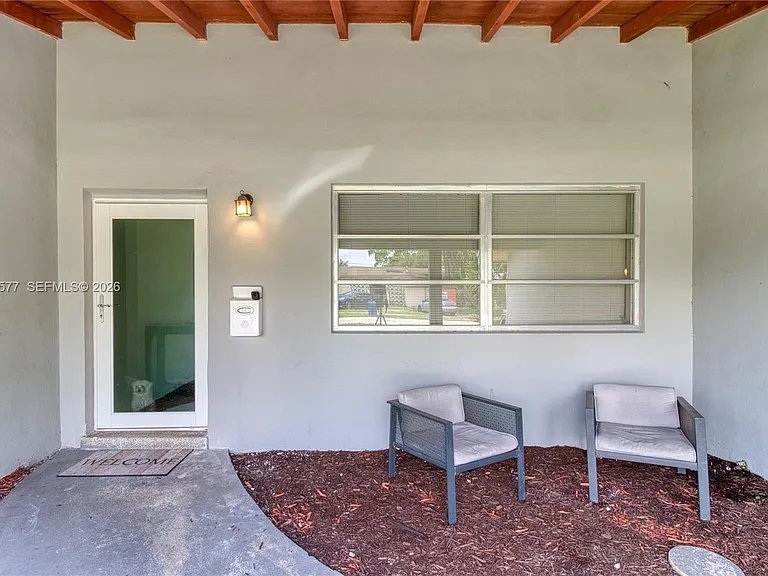 6620 NW 21st Ct — Photo 5