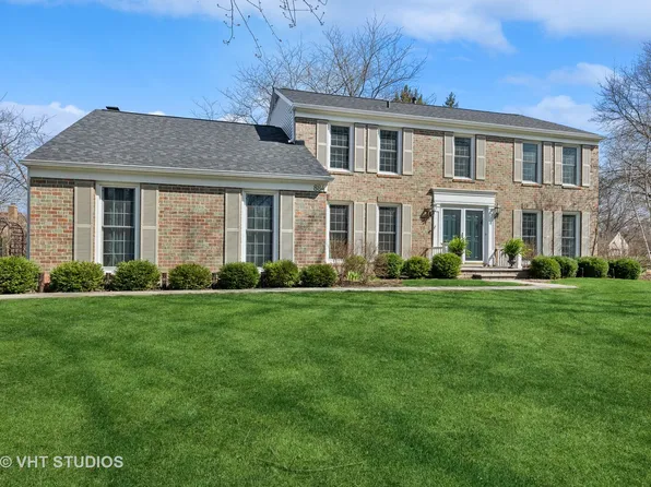 884 Georgetowne Ln, Barrington, IL 60010