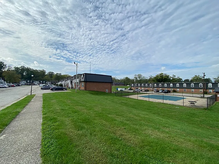 Woodland Springs — Photo 4