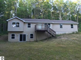 2745 Hoosier Valley Rd, Traverse City, MI 49685
