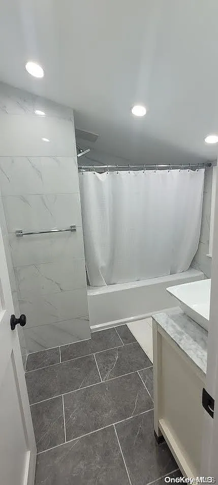 4 bed, 2.0 bath, 900 sqft, $4,950 — Photo 2