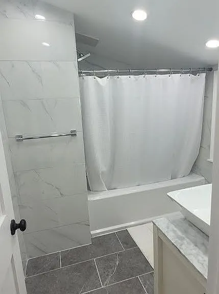 1051 Hempstead Ave — Photo 2