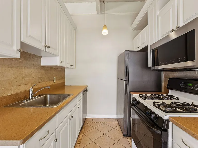 4901 Americana Dr — Photo 8