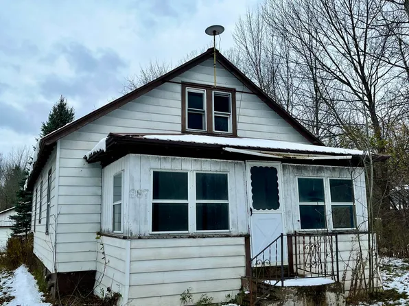 887 State Highway 374, Cadyville, NY 12918