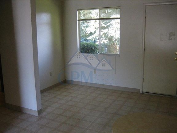 2nd image of 6910 N Santa Fe Dr #6