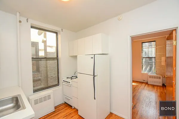 Rented by Bond New York | media 23