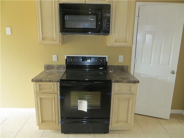 electric smooth top range and microwave