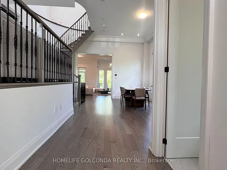 145 English Oak Dr — Photo 2