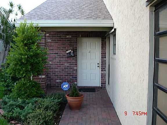 3rd image of 10191 NW 32nd St